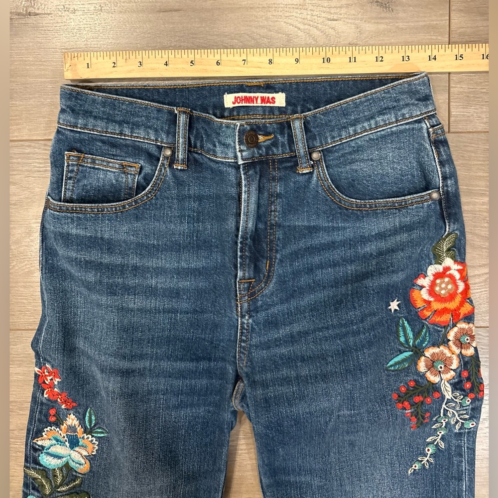 Johnny Was Ardell Cropped Baby Boot Jeans Floral Embroidered Mid Rise Women’s 26 - Picture 3 of 6
